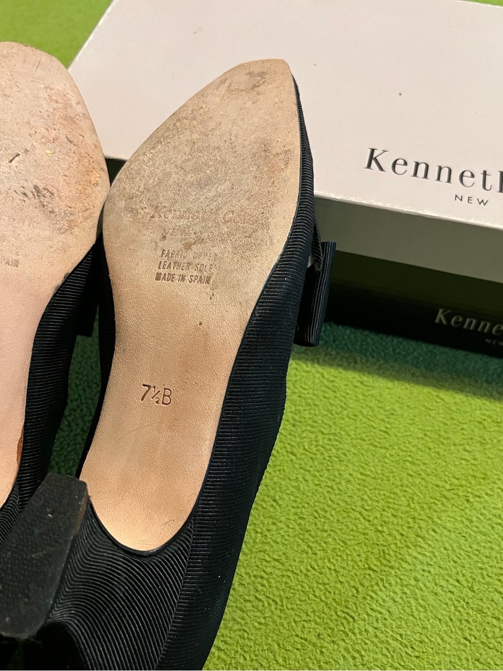 KENNETH COLE All Black BOW MITZVAH Style in Original Box size 7.5 B…like new con - Picture 2 of 4